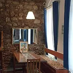 The -300 -a Centrally Located Heritage Dom wakacyjny Sparta