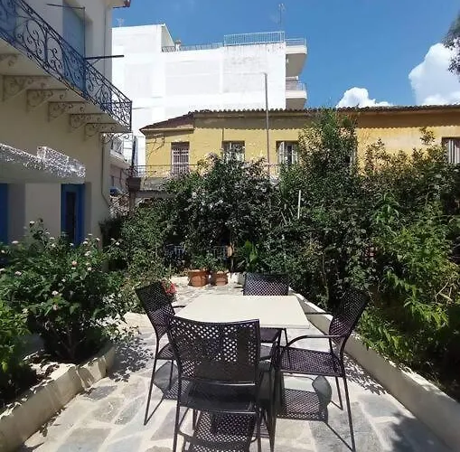 The -300 -a Centrally Located Heritage Vakantiehuis Sparta